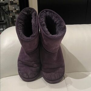 UGG Kids Deep Purple Short Shearling Boots Size 3
